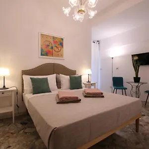Cavour & Savoia Affittacamere Bari